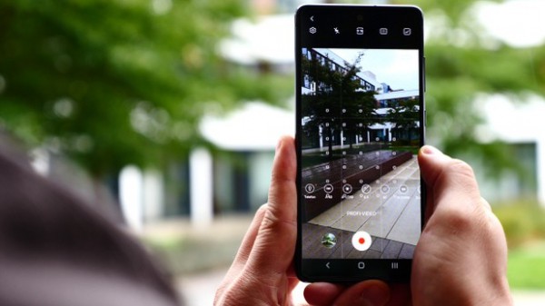Android 11: Mobilfunkanbieter zieht Update wieder zurück Android 11: Mobilfunkanbieter zieht Update wieder zurück