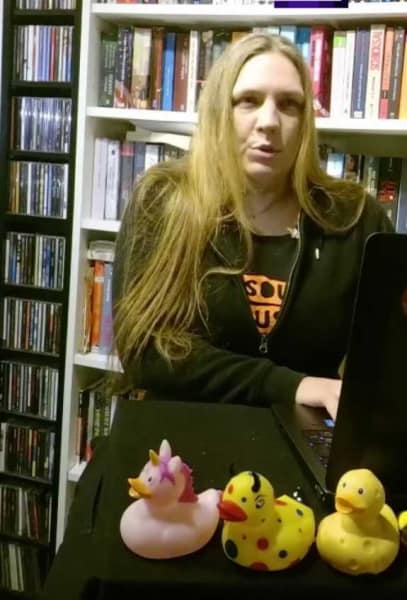 rC3: Glasfaser poliert, Realität gehackt – Chaos Computer Club-Kongress im Neuland gestartet
   
    rC3: Glasfaser poliert, Realität gehackt – Chaos Computer Club-Kongress im Neuland gestartet
