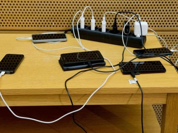 Merkwürdiges Teil am Ladekabel: Dafür ist es wirklich da