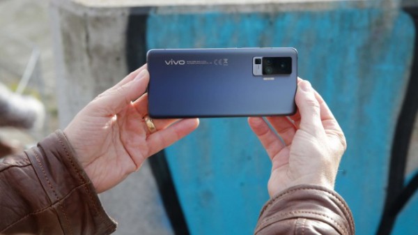 Vivo X51 5G im Test: Erstes Smartphone mit Gimbal-Videostabilisierung Vivo X51 5G im Test: Erstes Smartphone mit Gimbal-Videostabilisierung