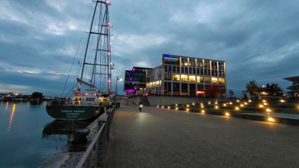 Vivo X51 5G im Test: Erstes Smartphone mit Gimbal-Videostabilisierung Vivo X51 5G im Test: Erstes Smartphone mit Gimbal-Videostabilisierung