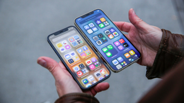 Apple iPhone 12 Pro Max im Test: Kamera, Display, Akku, Größenvergleich, Preis Apple iPhone 12 Pro Max im Test: Kamera, Display, Akku, Größenvergleich, Preis