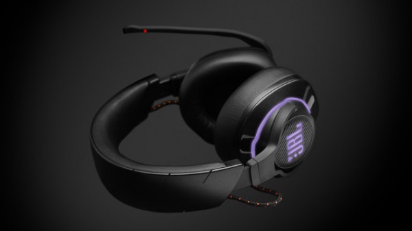 JBL Quantum 800 im Test: Ein Quäntchen Gamer-Glück