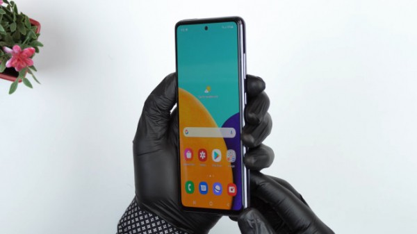 Vor dem Samsung-Event: Ein Video zeigt das Galaxy A52 im Unboxing Vor dem Samsung-Event: Ein Video zeigt das Galaxy A52 im Unboxing