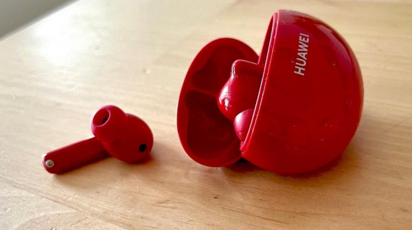 Test Huawei FreeBuds 4i: Schlägt Huawei die doppelt so teuren AirPods Pro?