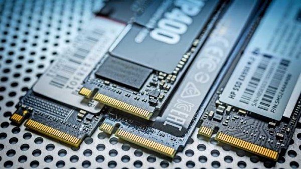 Chip-Hersteller investieren in Produktionsausbau gegen anhaltenden Chip-Mangel
   
    Chip-Hersteller investieren in Produktionsausbau gegen anhaltenden Chip-Mangel