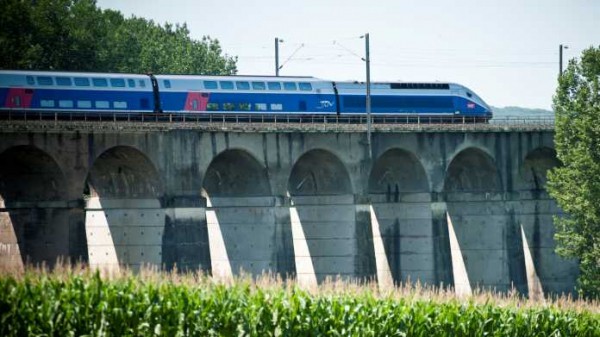 
    Endlich auch im neuen Zeitalter: ICE nahm vor 30 Jahren Fahrt auf
  