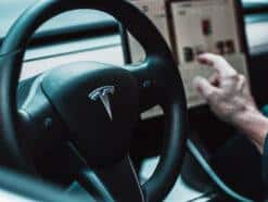 Tesla Phone Model Pi: Das Handy, das Samsung, Apple und Co. den Todesstoß verpasst? Tesla Phone Model Pi: Das Handy, das Samsung, Apple und Co. den Todesstoß verpasst?